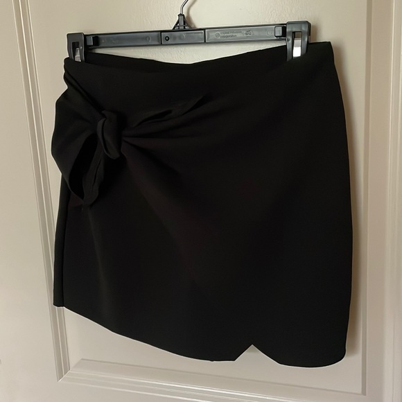 Express High Waisted Tie Front Wrap Black Skort - Picture 1 of 5